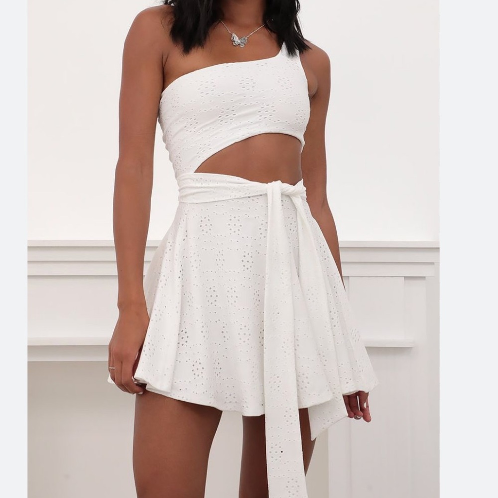 Lucy in the Sky Amara Eyelet One Shoulder A-Line Mini Skater Dress Fit & Flare M